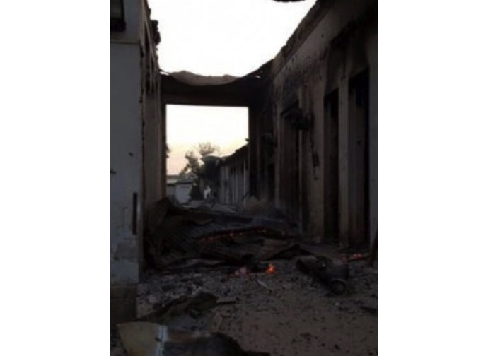 L'ospedale di Kunduz in Afghanistan bombardato per errore dei caccia della Nato