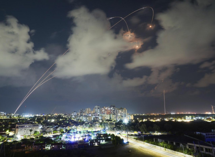 Battaglia di missili a Gaza