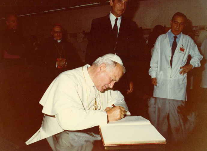 Giovanni Paolo II all'ospedale Bambin Gesù