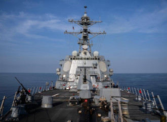 Lotta al narcotraffico, la flotta americana assedia il regime di Maduro