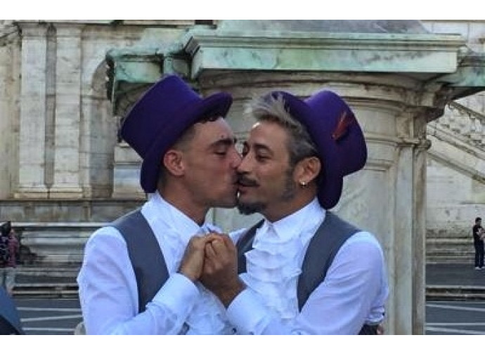 La coppia gay unita in matrimonio dal sindaco di Roma, Vittoria Raggi