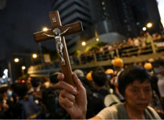 Hong Kong, un messaggio di pace dalla Chiesa