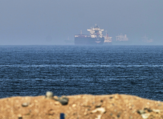 Golfo Persico, petroliere ferme allo stretto di Hormuz (AP)