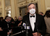 Burioni ci insulta, ma scivola ancora sui danni da vaccino