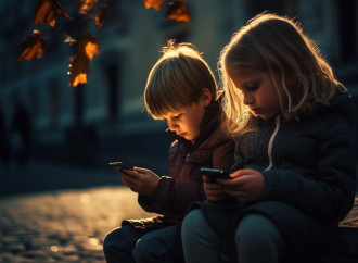 Lo smartphone precoce impoverisce il capitale umano