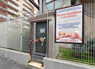 Culla per la vita malvista perché ostacola l'aborto