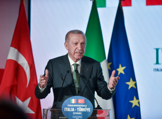 Trump cede le redini del negoziato a Erdogan e taglia fuori l’Europa