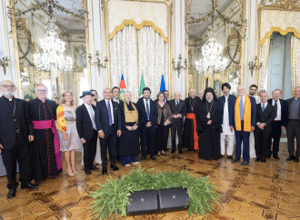 Zuppi e la Cei cadono nel tranello della religione laica