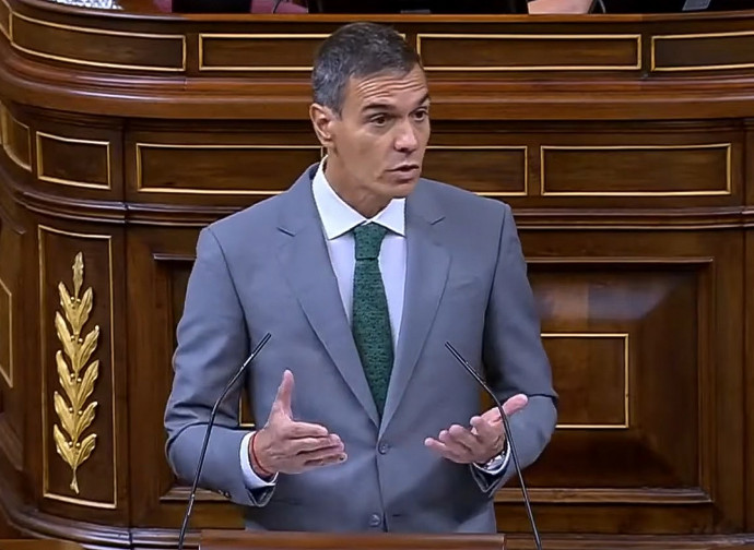 Pedro Sanchez parla alla sessione plenaria del Congresso spagnolo, 3/9/2026 (ImagoEconomica)