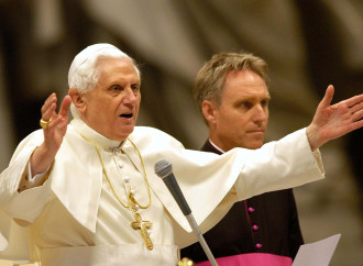 Gänswein: Ratzinger santo ma non subito (e le scuse a Bergoglio)