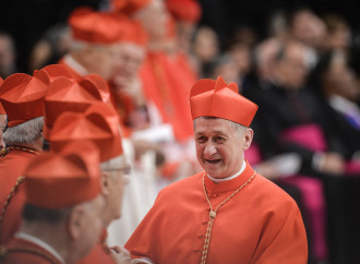 Cupich contro la comunione in ginocchio