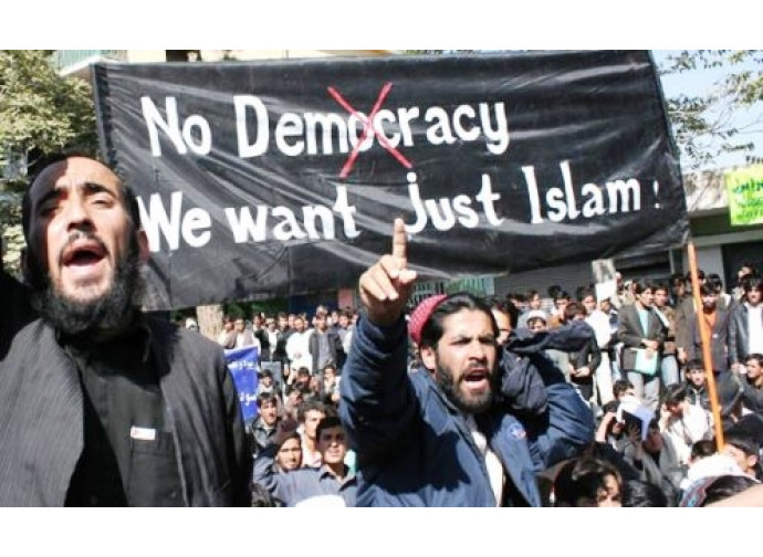 Islamici contro la democrazia