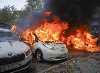 I russi sfondano nel Donbass, l'Ucraina paga l'attacco a Kursk