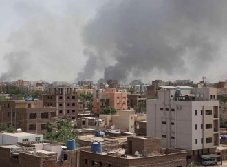Sudan, fuga da Khartoum. Evacuati  tutti gli stranieri