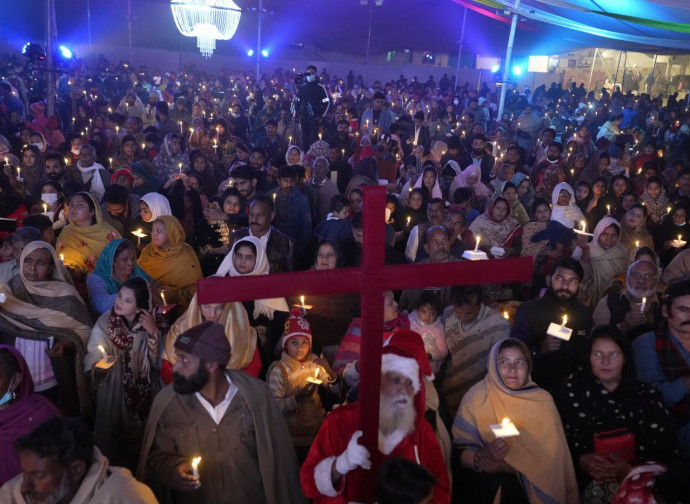 Messa di Natale a Lahore, Pakistan (La Presse)