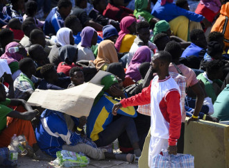 Lampedusa affonda sotto il peso degli immigrati. L'Ue sbaglia approccio