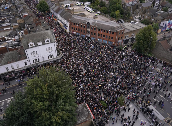 Londra, la contromanifestazione anti-razzista (La Presse)