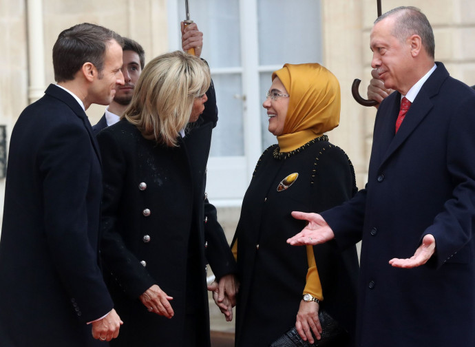 Macron accoglie Erdogan