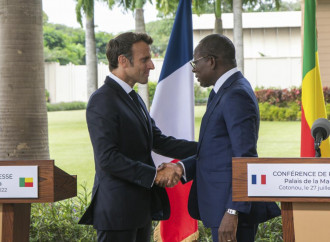 Lavrov e Macron competono per il cuore dell'Africa