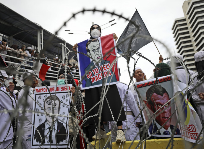 Manifestazione islamica contro Macron, a Jakarta
