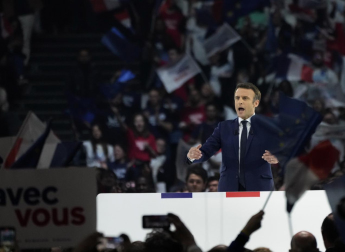 Macron arringa il suo popolo alla Défense Arena
