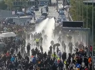Trieste, il giorno della vergogna: la polizia si scatena contro persone inermi