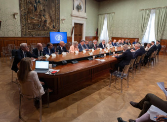 Una manovra mediocre. Il governo mantiene persino i bonus