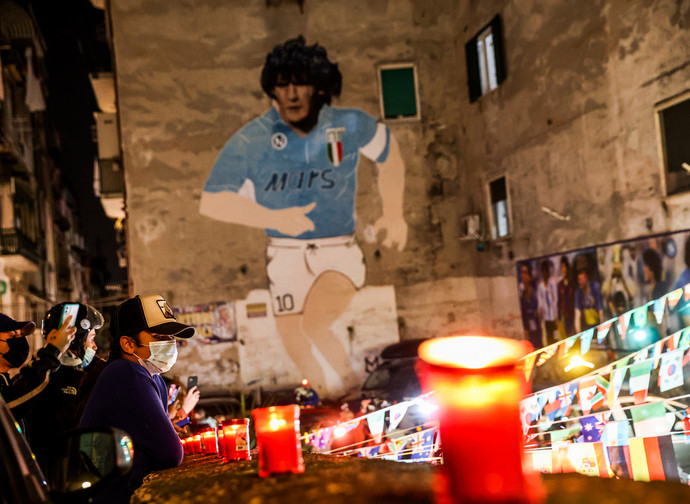 Napoli in lutto per Maradona