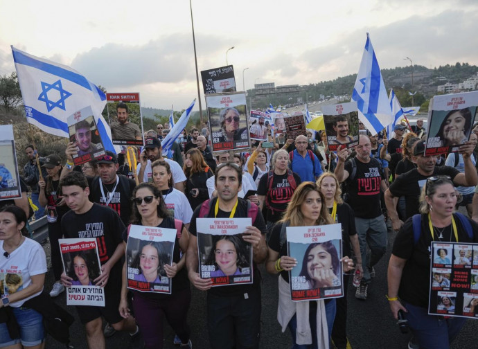 Israele, la marcia per gli ostaggi (La Presse)