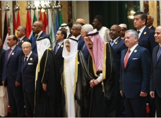 Il Qatar volta le spalle al mondo arabo e va con l'Iran