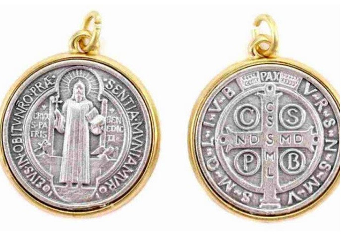 La medaglia di San Benedetto, un'arma per la buona battaglia - La Nuova  Bussola Quotidiana