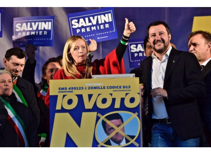 Meloni e Salvini alla manifestazione per il NO