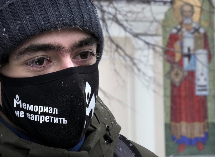 Memorial, un manifestante a Mosca
