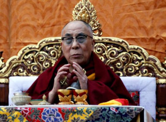 Il Dalai Lama dice no e poi sì all'omosessualità