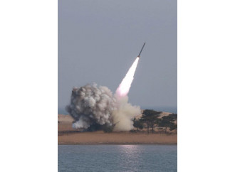Corea del Nord, un missile contro il disgelo