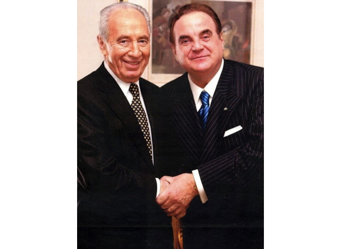 Shimon Peres (a sinistra) e Giancarlo Elia Valori