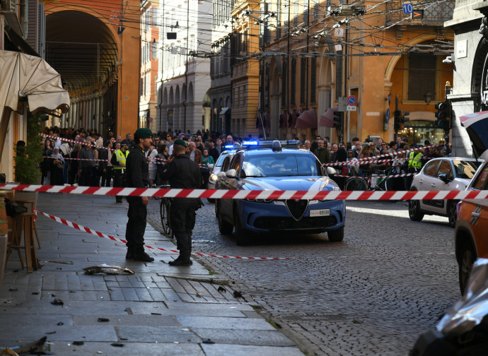 Polizia a Modena sul luogo dell'attentato (La Presse)