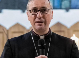 Vescovo impone il gender nelle scuole cattoliche: famiglie in rivolta, il Vaticano tace