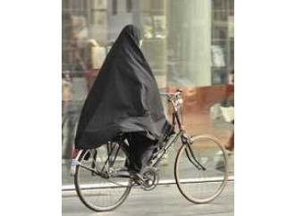 Ma dove vai, musulmana in bicicletta?