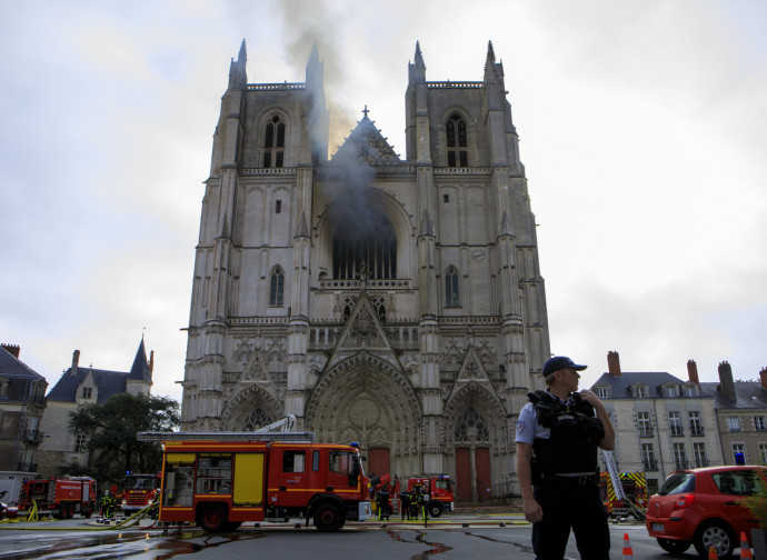 L'incendio della cattedrale di Nantes