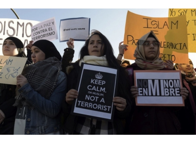 Musulmani alla manifestazione di Parigi
