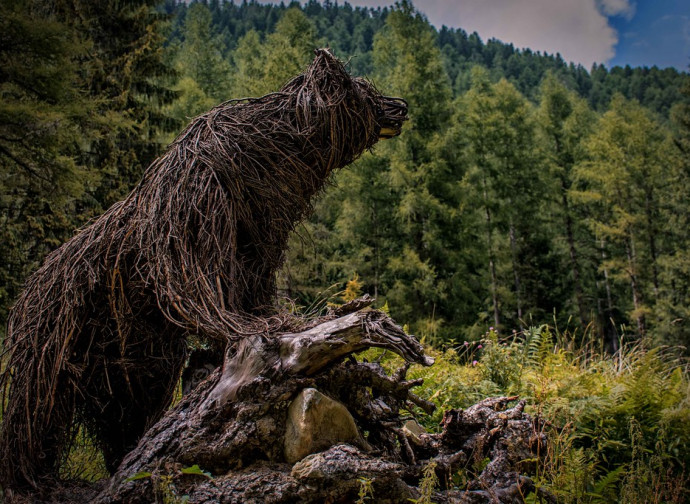 "Ode all'orso" scultura in legno