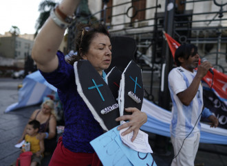 Argentina, un'onda celeste si leva contro l'aborto