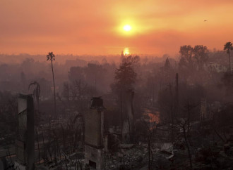 Los Angeles brucia, per troppo amore della natura. Un avvertimento per l'Ue