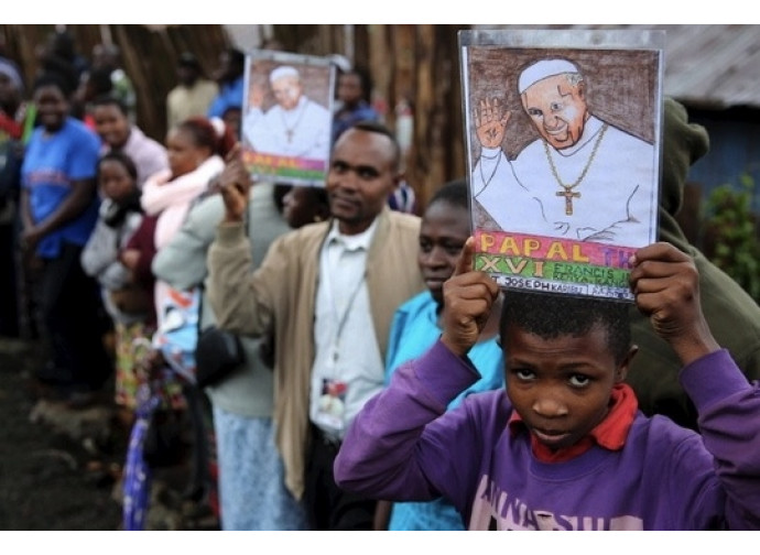 La festa per il Papa nella bidonville di Nairobi