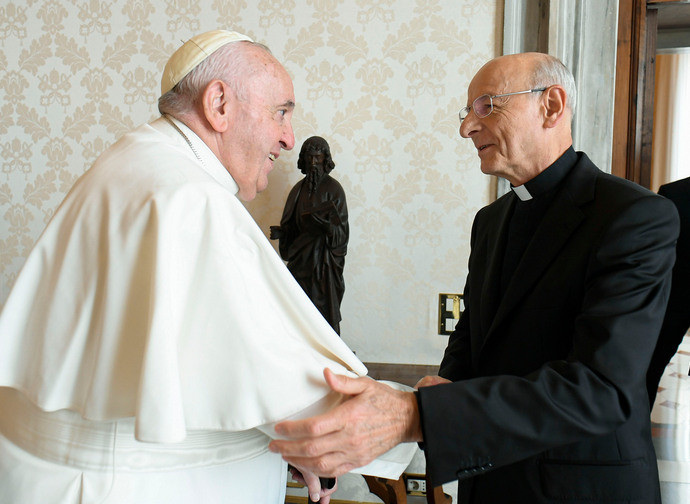 Papa Francesco con monsignor Ocariz