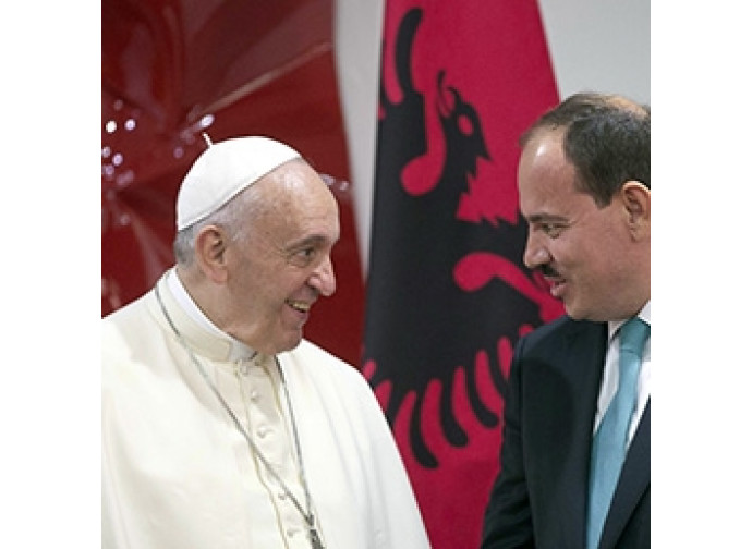 Papa Francesco e Bujar Nishani (presidente dell'Albania)
