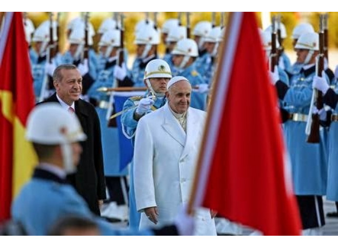 L'arrivo del Papa in Turchia