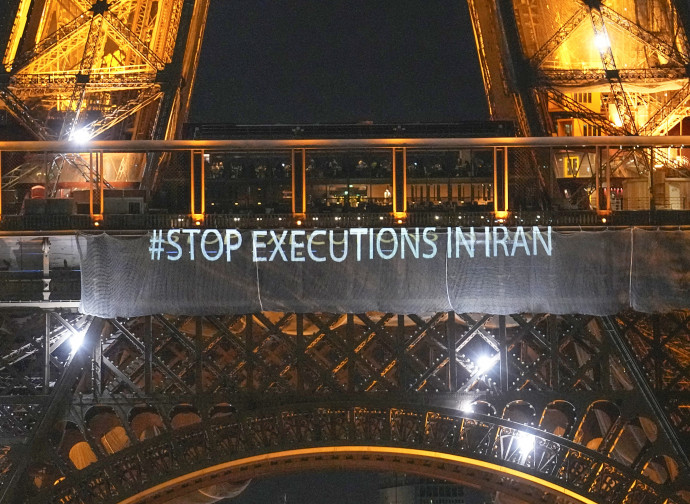 Protesta a Parigi contro la pena di morte in Iran (AP)