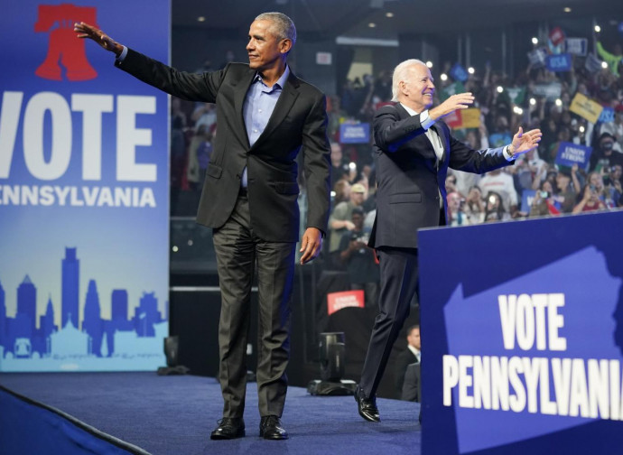 Obama e Biden nell'ultimo comizio in Pennsylvania